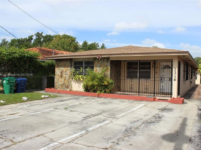 Home for sale at 2216 SW 62nd Ave - photo 6247115