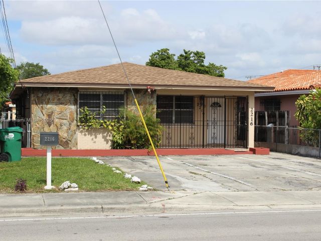 Home for sale at 2216 SW 62nd Ave - photo 6247128