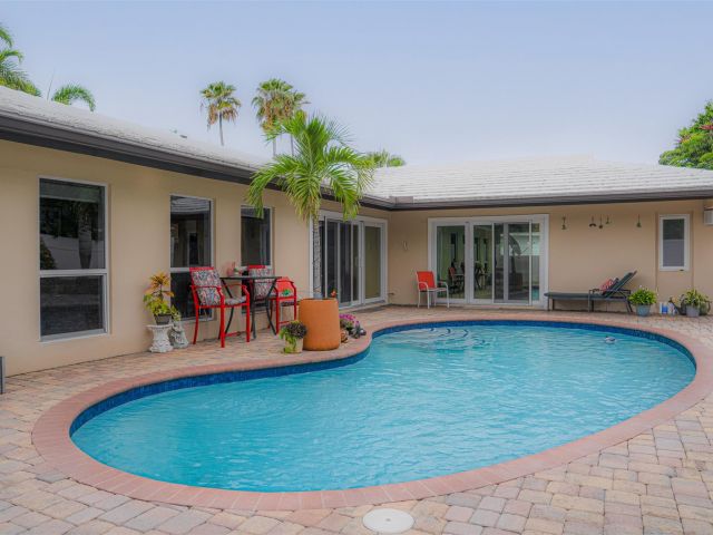 Home for sale at 4131 Bayview Dr - photo 6247369