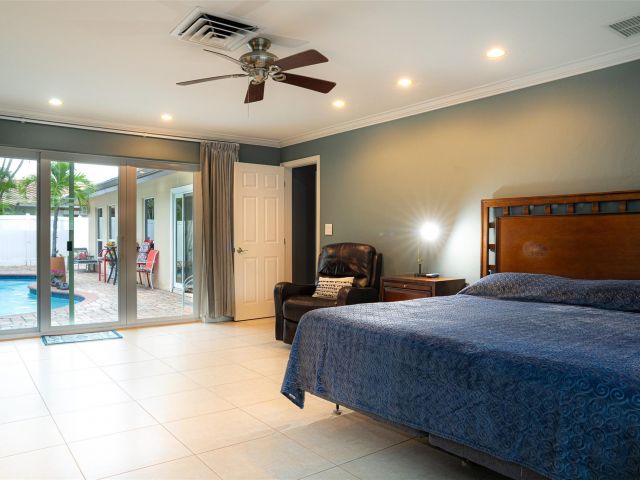 Home for sale at 4131 Bayview Dr - photo 6247373