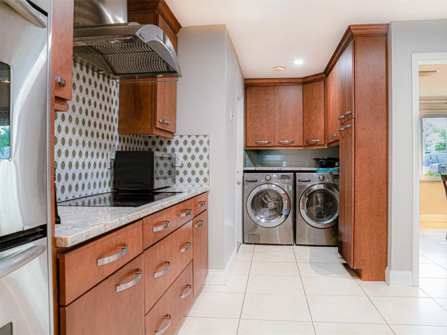 Home for sale at 4131 Bayview Dr - photo 6247378