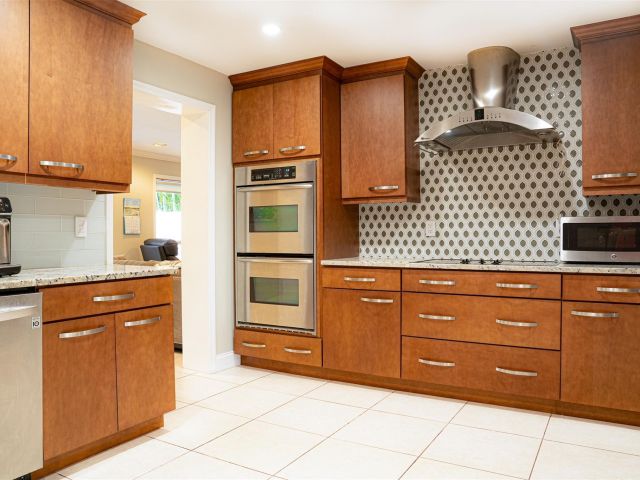 Home for sale at 4131 Bayview Dr - photo 6247379