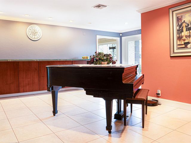 Home for sale at 4131 Bayview Dr - photo 6247381