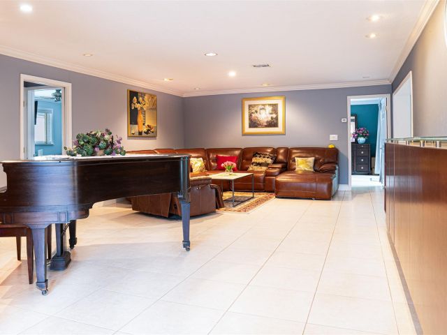 Home for sale at 4131 Bayview Dr - photo 6247385