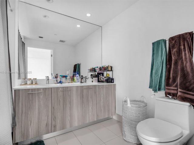 Apartment for sale  Unit #2308 - photo 6247860