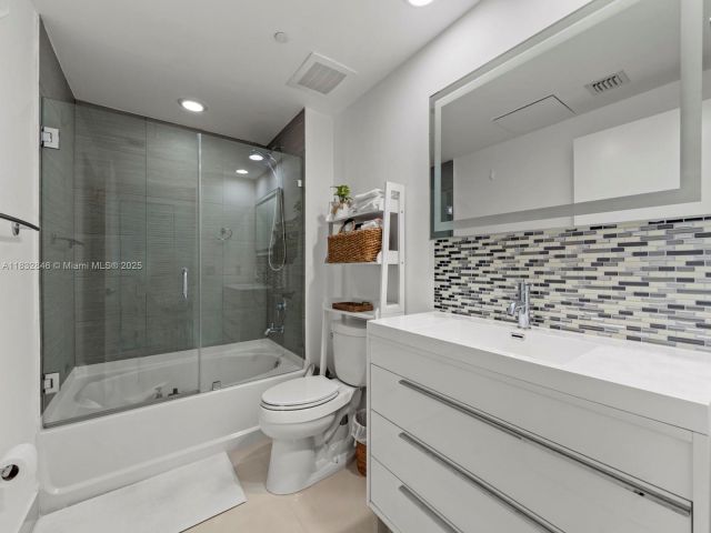 Apartment for sale  Unit #1103 - photo 6247565