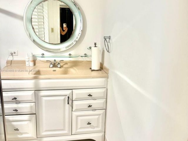 Apartment for rent  Unit #1208 - photo 6247910