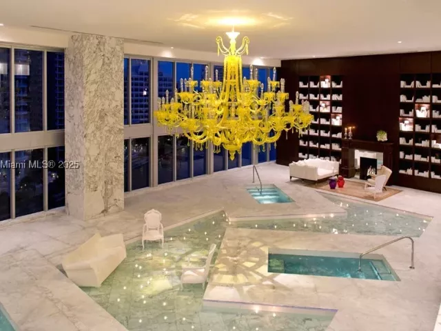 2-bedroom condo for sale in Miami - 465 Brickell Ave 4505 - MondialRealty
