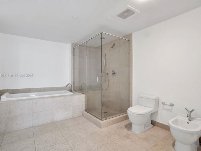 Apartment for sale  Unit #4505 - photo 6263367