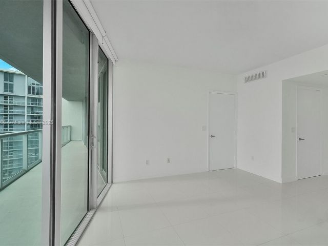 Apartment for sale  Unit #4505 - photo 6263370