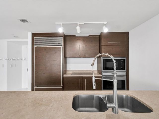 Apartment for sale  Unit #4505 - photo 6263373