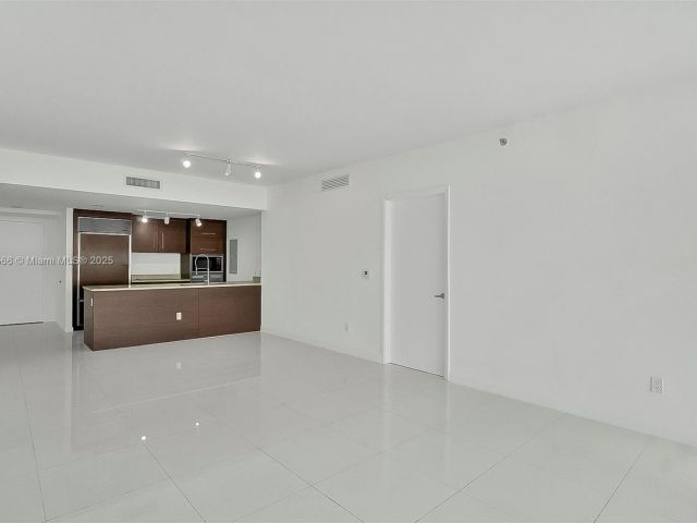 Apartment for sale  Unit #4505 - photo 6263375