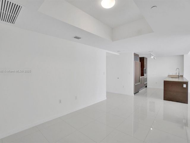 Apartment for sale  Unit #4505 - photo 6263382