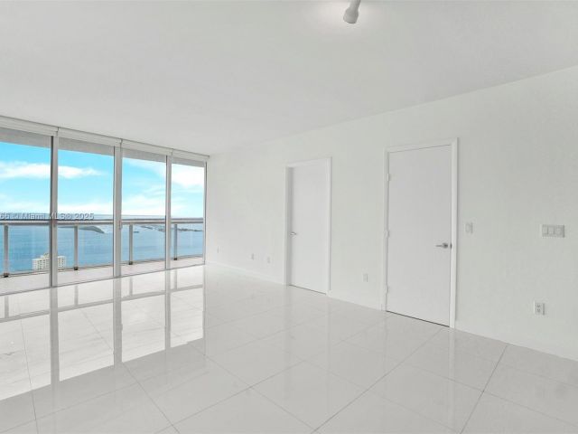 Apartment for sale  Unit #4505 - photo 6263383