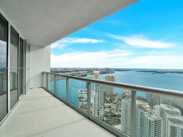 Apartment for sale  Unit #4505 - photo 6263384