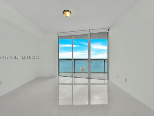 2-bedroom condo for sale in Miami - 465 Brickell Ave 4505 - MondialRealty