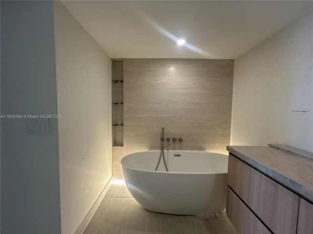 Apartment for rent  Unit #A-2539 - photo 6264720