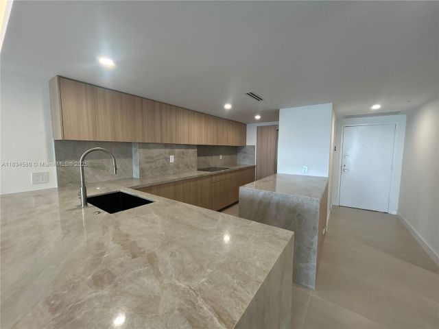 Apartment for rent  Unit #A-2539 - photo 6264729