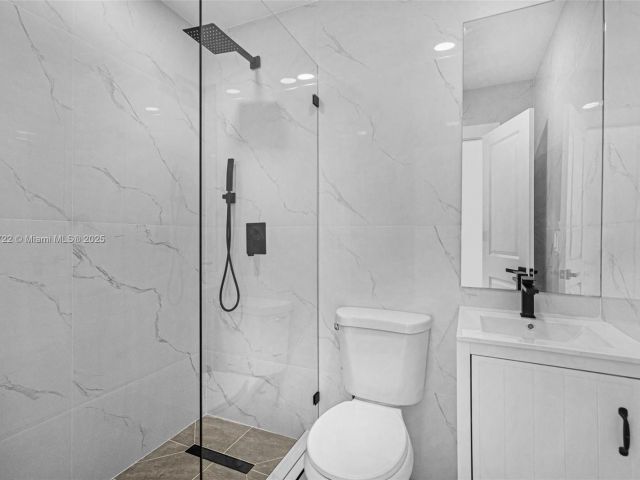 Home for sale at 324 SW 16th Ter - photo 6248897