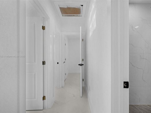 Home for sale at 324 SW 16th Ter - photo 6248899