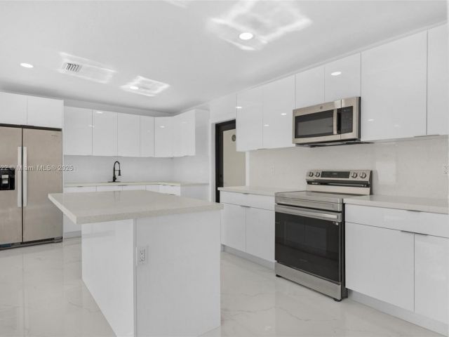 Home for sale at 324 SW 16th Ter - photo 6248901