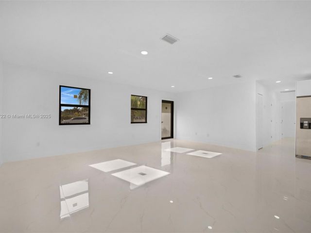 Home for sale at 324 SW 16th Ter - photo 6248902