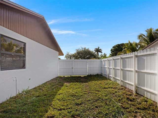 Home for sale at 324 SW 16th Ter - photo 6248907