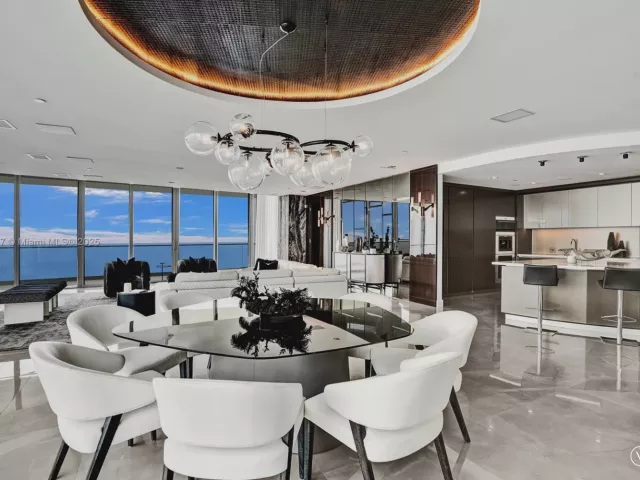 4-bedroom condo for sale in Sunny Isles Beach - 18975 Collins Ave 5000 + Cabana #22 - MondialRealty