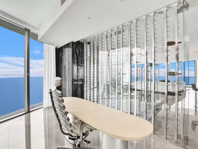 4-bedroom condo for sale in Sunny Isles Beach - 18975 Collins Ave 5000 + Cabana #22 - MondialRealty