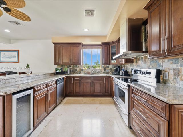 Home for sale at 19520 SW 206th St - photo 6259283