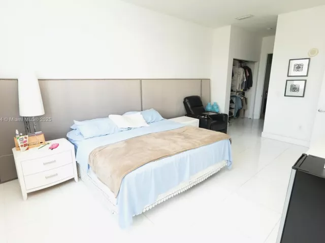 3-bedroom home for sale in Sunny Isles Beach - 150 Sunny Isles Blvd 1-TH403 - MondialRealty