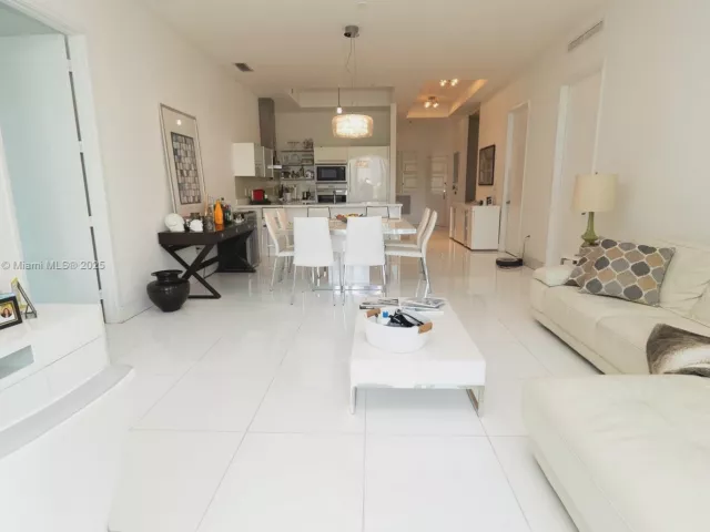 3-bedroom home for sale in Sunny Isles Beach - 150 Sunny Isles Blvd 1-TH403 - MondialRealty