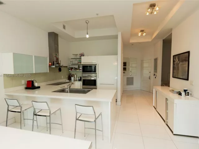 3-bedroom home for sale in Sunny Isles Beach - 150 Sunny Isles Blvd 1-TH403 - MondialRealty