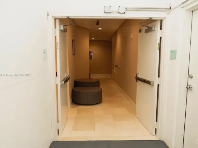 3-bedroom home for sale in Sunny Isles Beach - 150 Sunny Isles Blvd 1-TH403 - MondialRealty