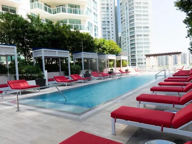 3-bedroom home for sale in Sunny Isles Beach - 150 Sunny Isles Blvd 1-TH403 - MondialRealty