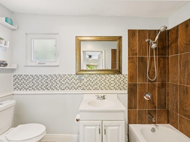 Home for sale at 1520 SW 47th Ter - photo 6249644