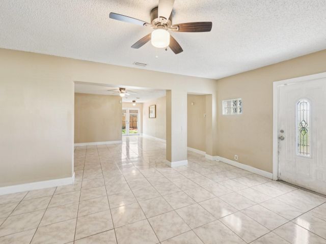 Home for sale at 1520 SW 47th Ter - photo 6249653