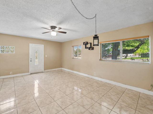 Home for sale at 1520 SW 47th Ter - photo 6249656
