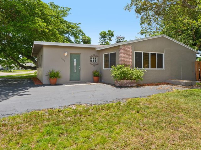 Home for sale at 1520 SW 47th Ter - photo 6249659