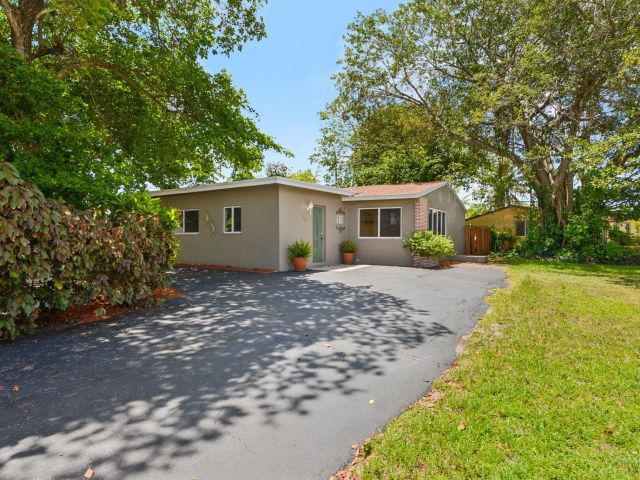 Home for sale at 1520 SW 47th Ter - photo 6249660