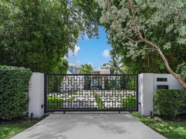 Home for sale at 30 Palm Ave - photo 6265672