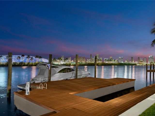 Home for sale at 30 Palm Ave - photo 6265681