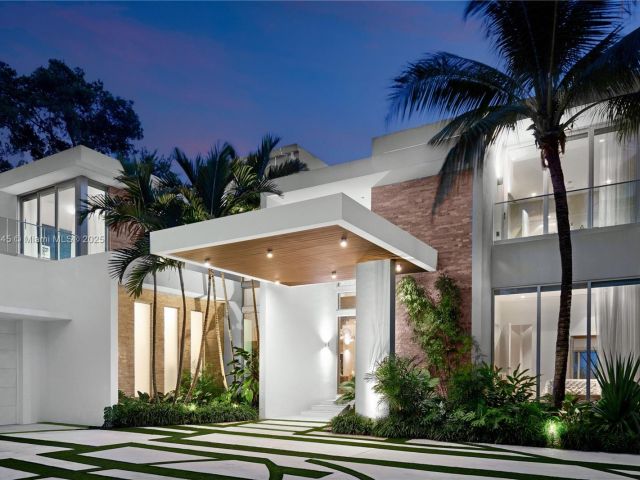 Home for sale at 30 Palm Ave - photo 6265687