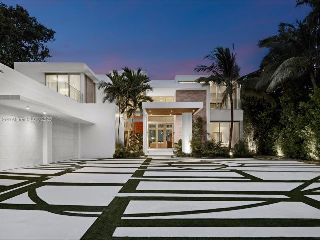 Home for sale at 30 Palm Ave - photo 6265689