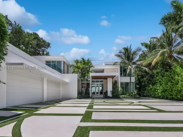 9-bedroom home for sale in Miami Beach - 30 Palm Ave - MondialRealty