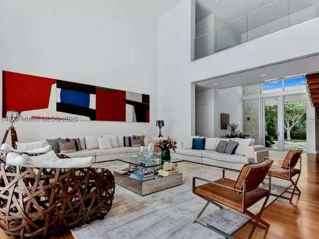 9-bedroom home for sale in Miami Beach - 30 Palm Ave - MondialRealty