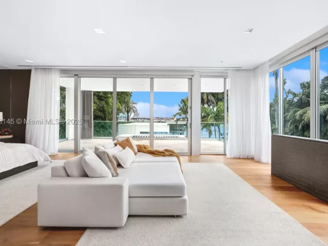 9-bedroom home for sale in Miami Beach - 30 Palm Ave - MondialRealty
