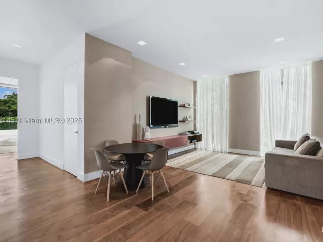 9-bedroom home for sale in Miami Beach - 30 Palm Ave - MondialRealty