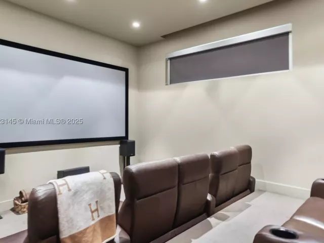 9-bedroom home for sale in Miami Beach - 30 Palm Ave - MondialRealty