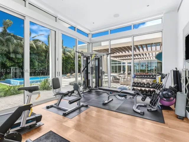 9-bedroom home for sale in Miami Beach - 30 Palm Ave - MondialRealty